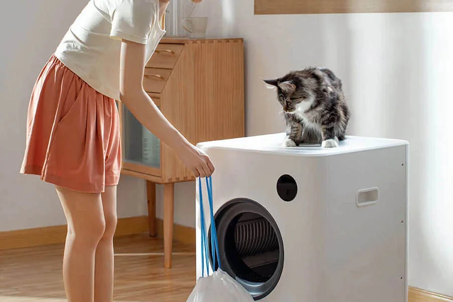 self clean cat litter box